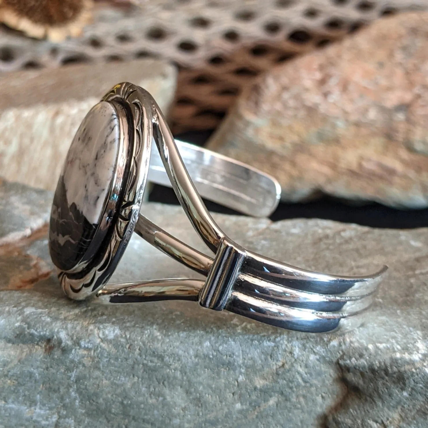 Navajo Made Large Oval White Buffalo Cuff GJ-BRC-0079