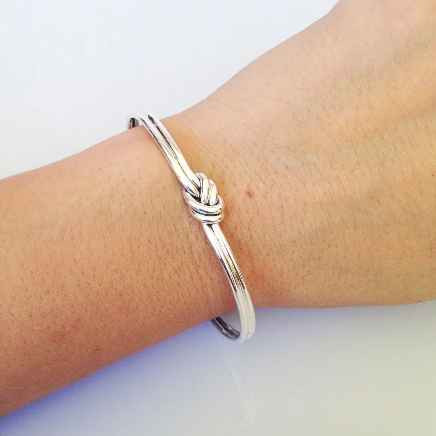 Simple Connected Double Knot Cuff